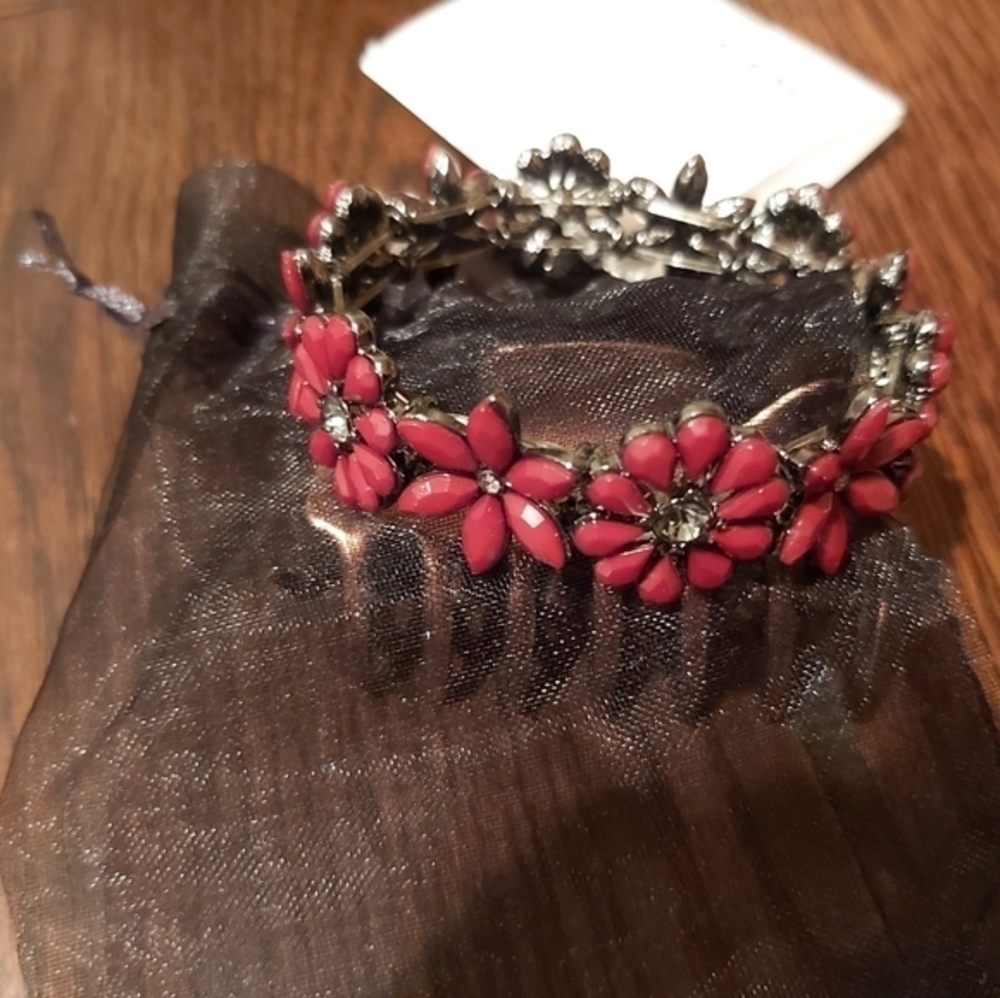 🆕️LE CHATEAU BRACELET